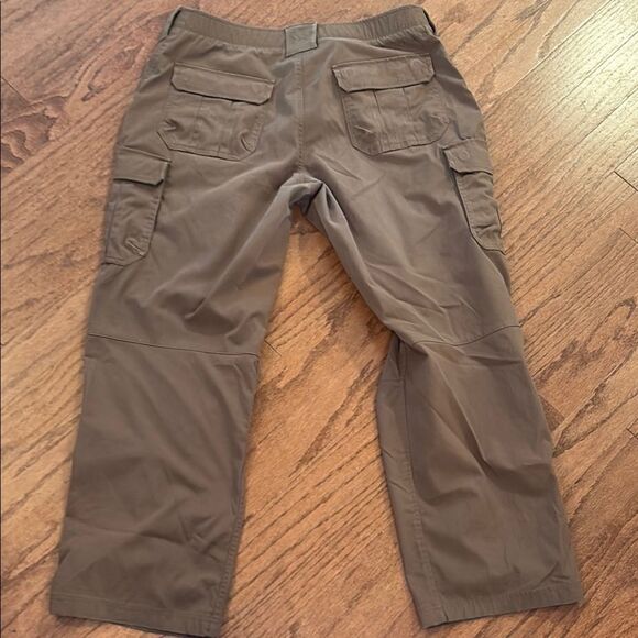 Under Armour Tan Cargo Pants with Cropped Length - Picture 7 of 9